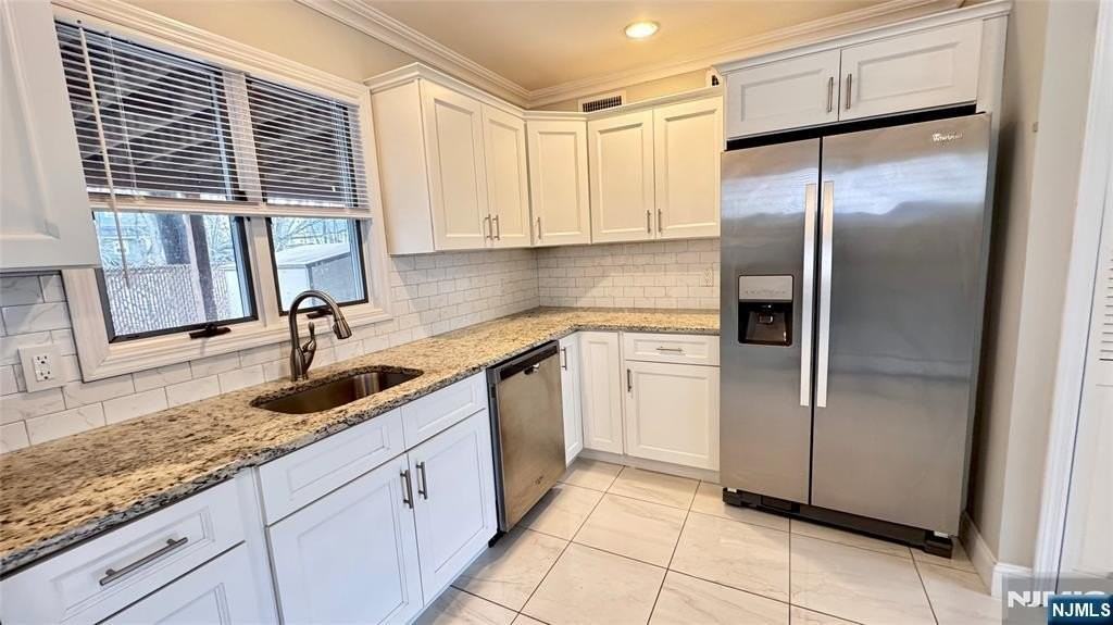 34 Willow Wood Ct 1st Fl - Photo 3 of 13