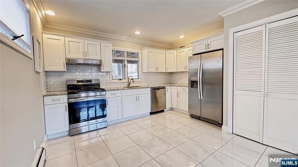 34 Willow Wood Ct 1st Fl - Photo 4 of 13