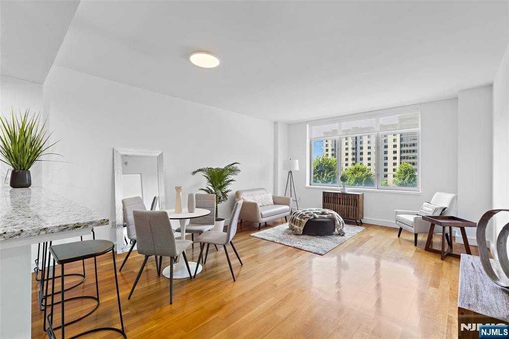 8100 River Rd - Photo 2 of 25