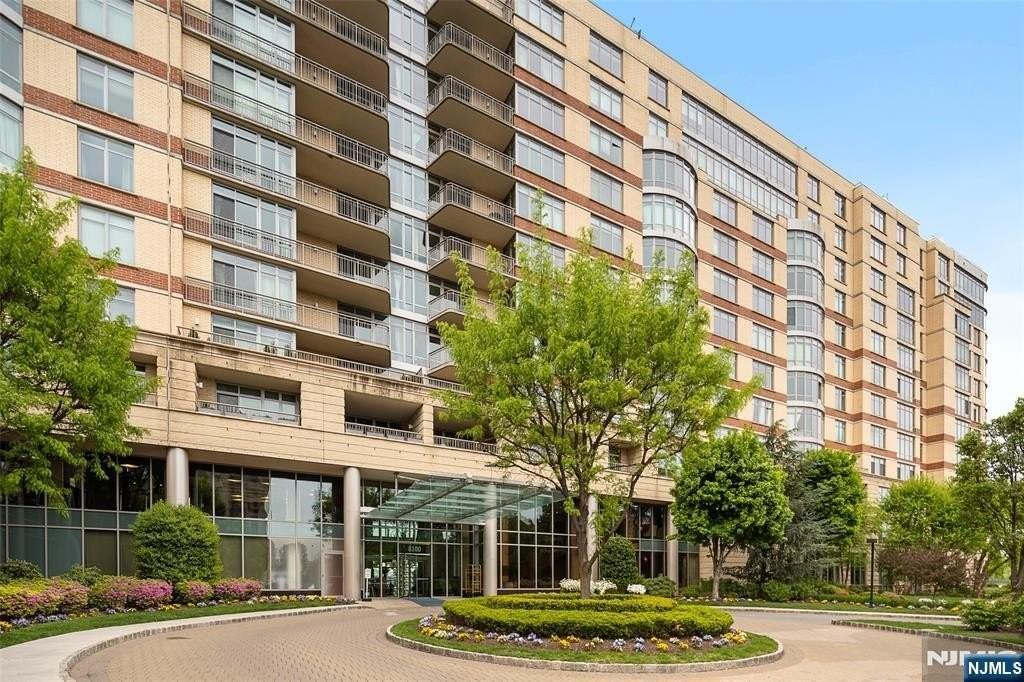 8100 River Rd - Photo 3 of 25