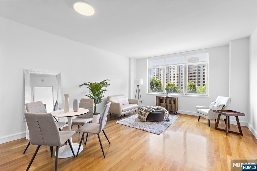 8100 River Rd - Photo 5 of 25