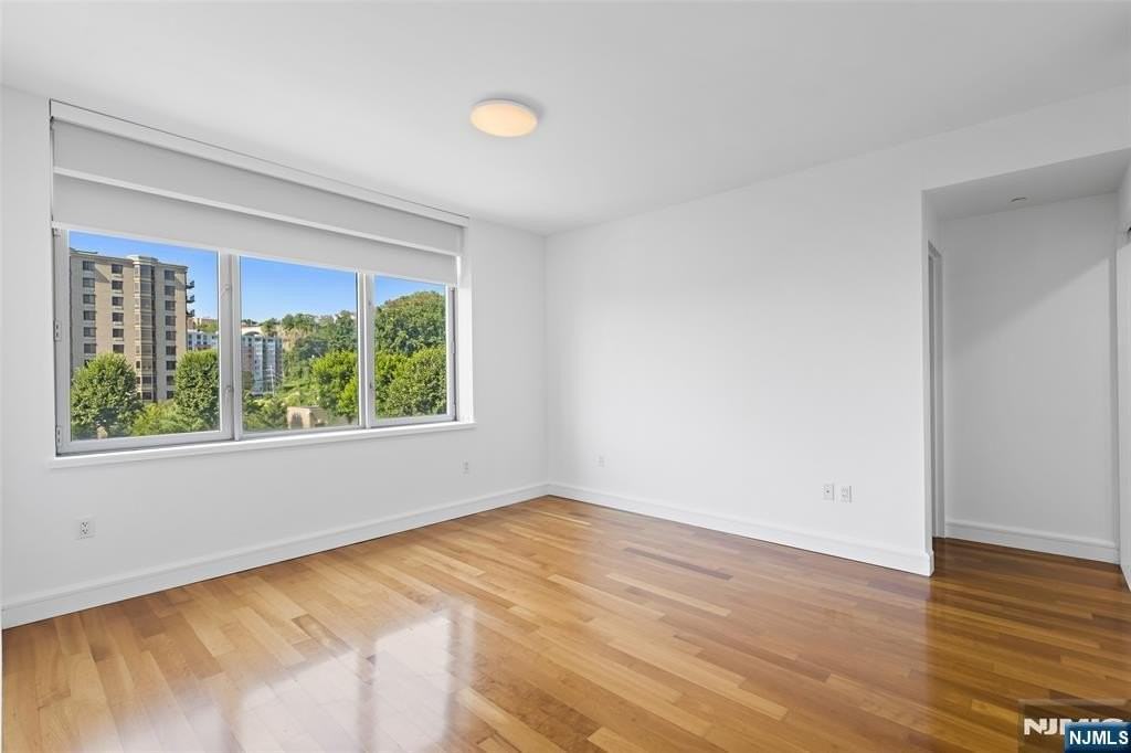 8100 River Rd - Photo 6 of 25