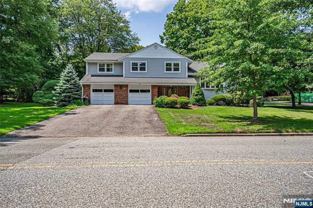 71 Columbus Rd - Photo 2 of 50