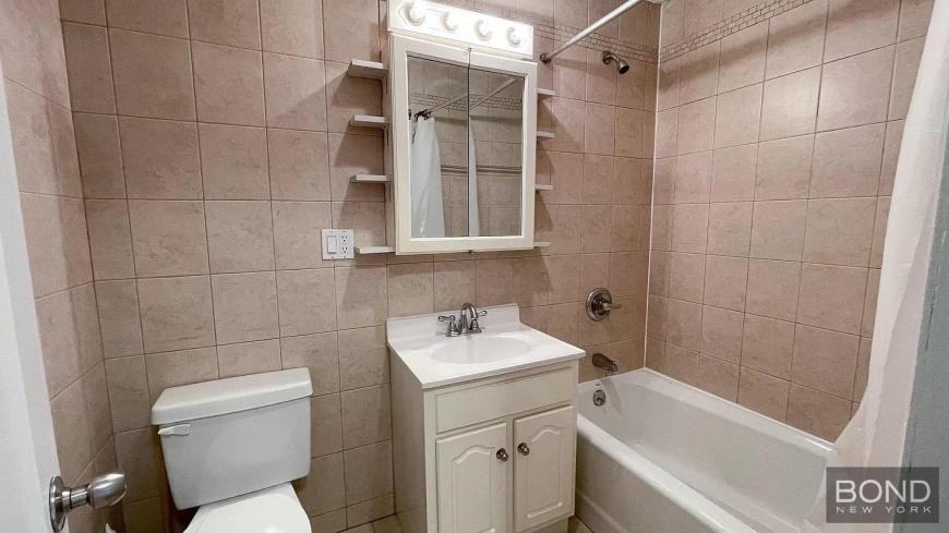 62 Clermont Ave - Photo 2 of 5