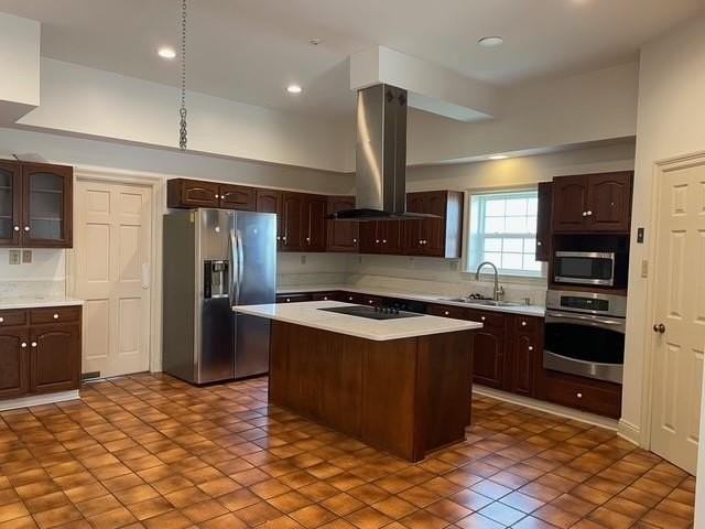 1 Tara Pl - Photo 4 of 18