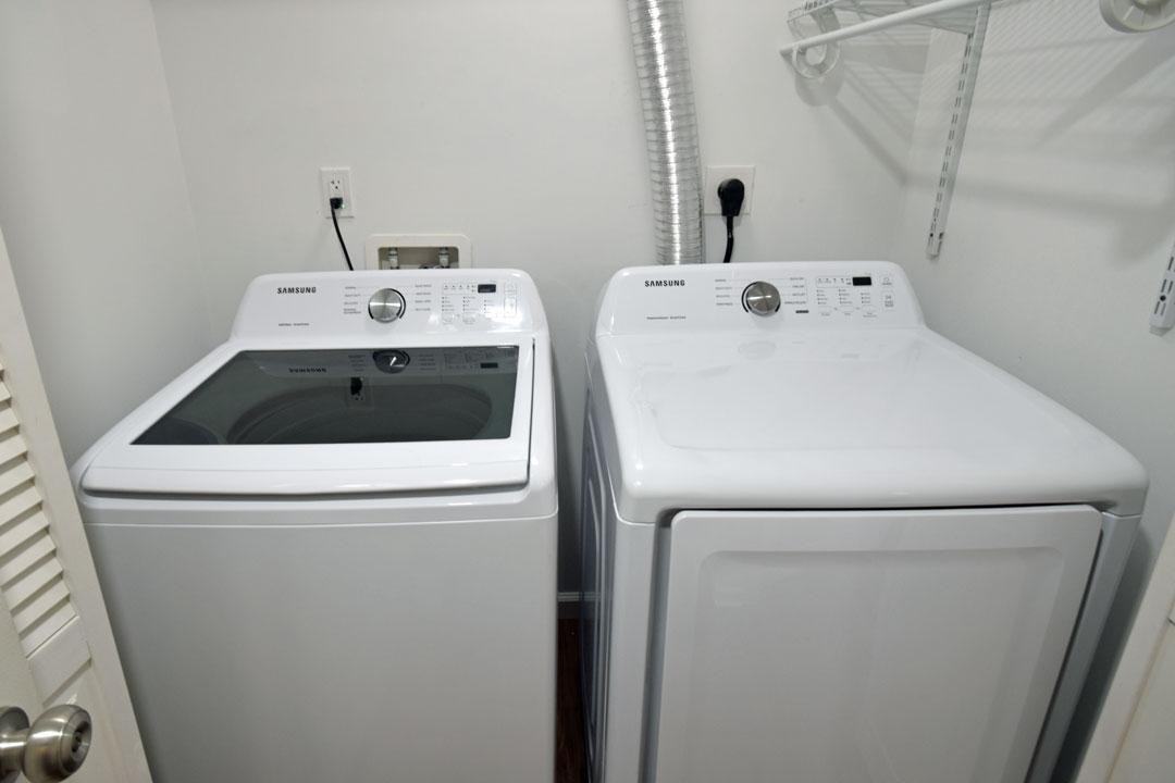 Hedgewood Dr - Photo 2 of 15