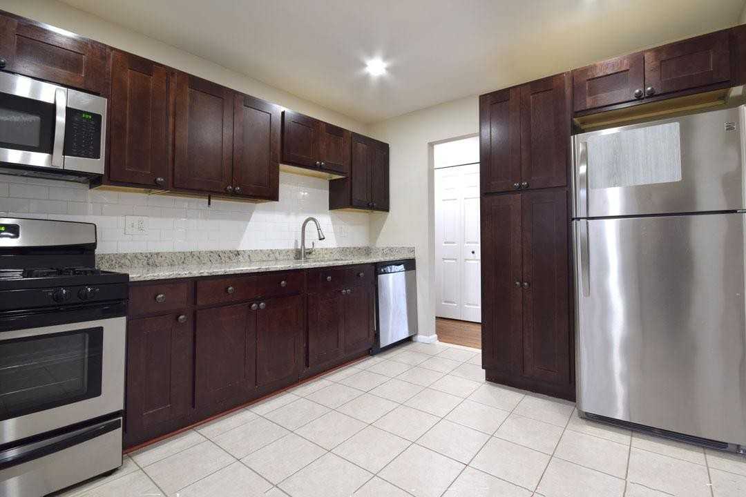 Hedgewood Dr - Photo 7 of 15