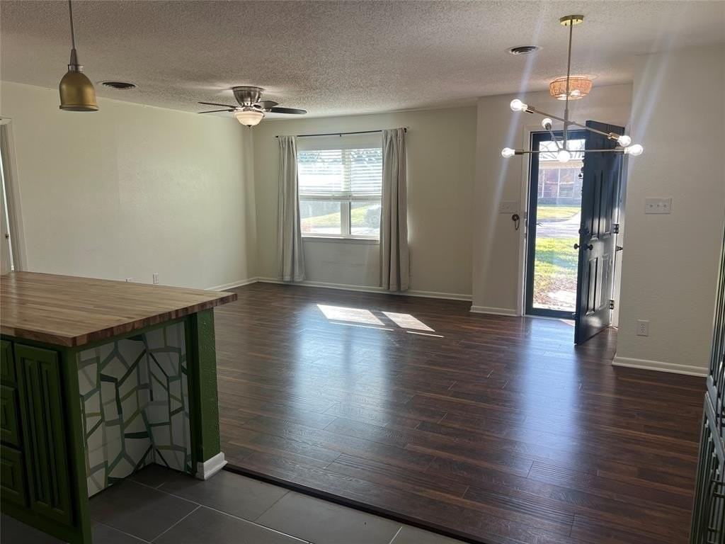 7720 Gaston Ave - Photo 5 of 15