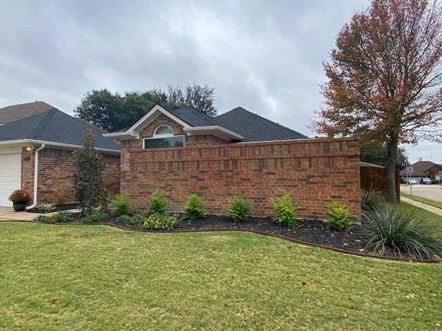1827 Forestdale Dr - Photo 2 of 27