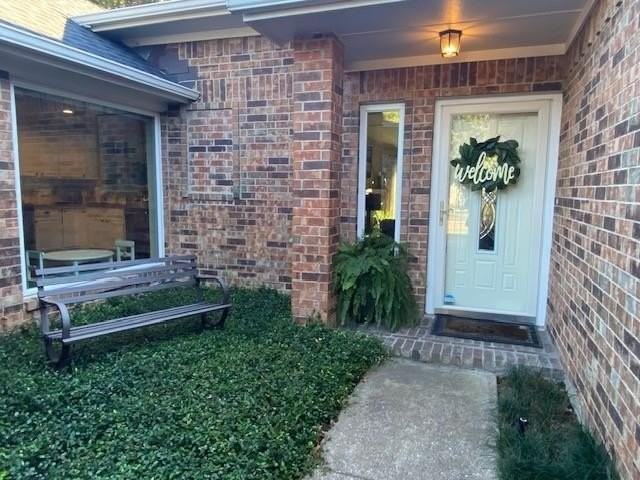 1827 Forestdale Dr - Photo 5 of 27