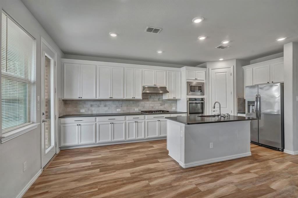 2019 Tawakoni Dr - Photo 4 of 33