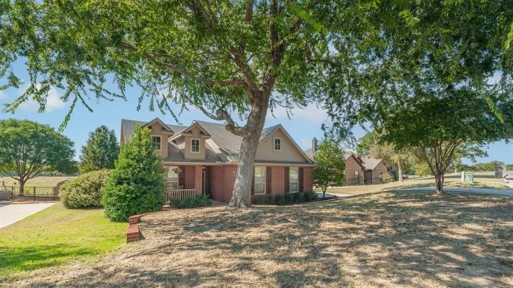 2045 Mason Pond Dr - Photo 2 of 40