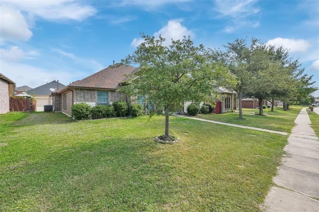 3166 Market Center Dr - Photo 2 of 36