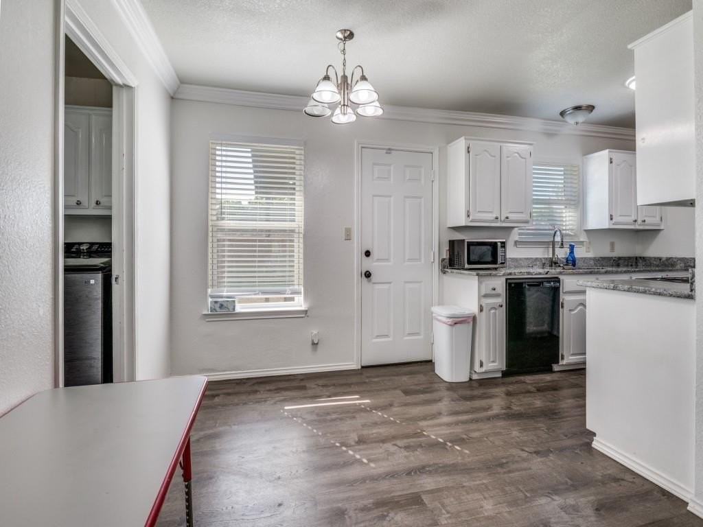 210 Myrtle Ave - Photo 3 of 13