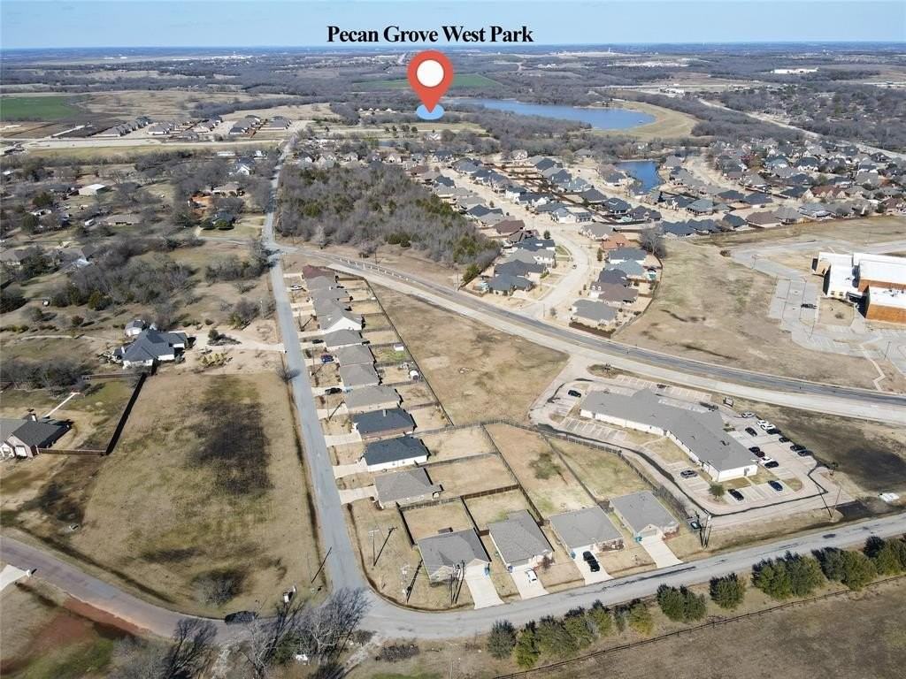 2303 Norwood Rd - Photo 4 of 17