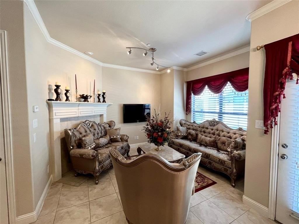 7240 Olivia Ln - Photo 7 of 11