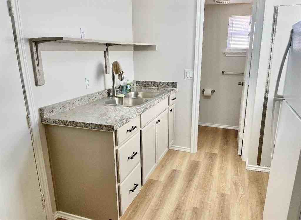 412A Pierce St - Photo 4 of 11