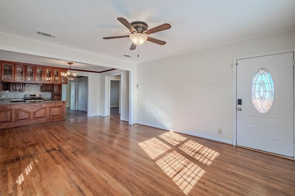 1107 Ferndale Ave - Photo 2 of 20