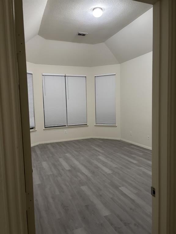 1124 Miramar Ave - Photo 7 of 12