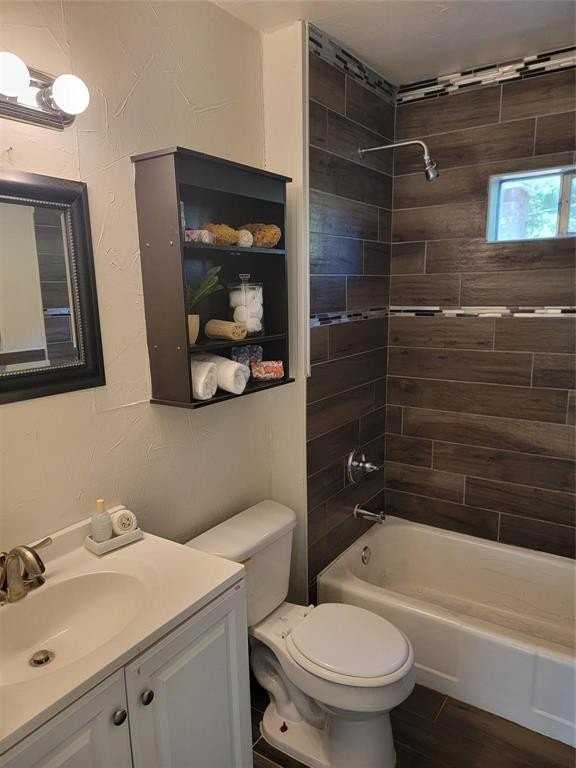 2223 Anderson St - Photo 5 of 9