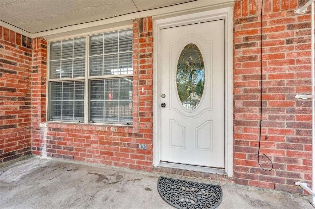 2238 Arroyo Ave - Photo 4 of 25