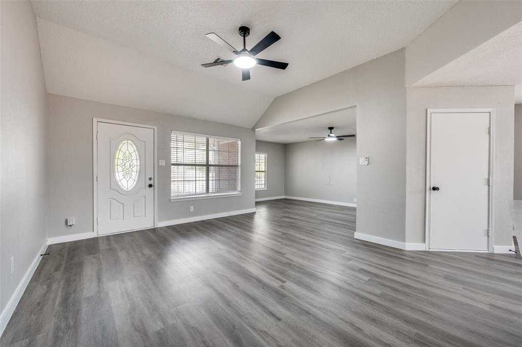 2238 Arroyo Ave - Photo 6 of 25