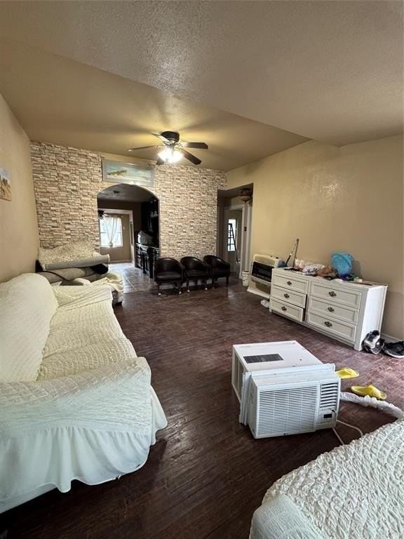 2717 Avenue I - Photo 2 of 24