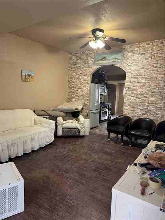 2717 Avenue I - Photo 6 of 24