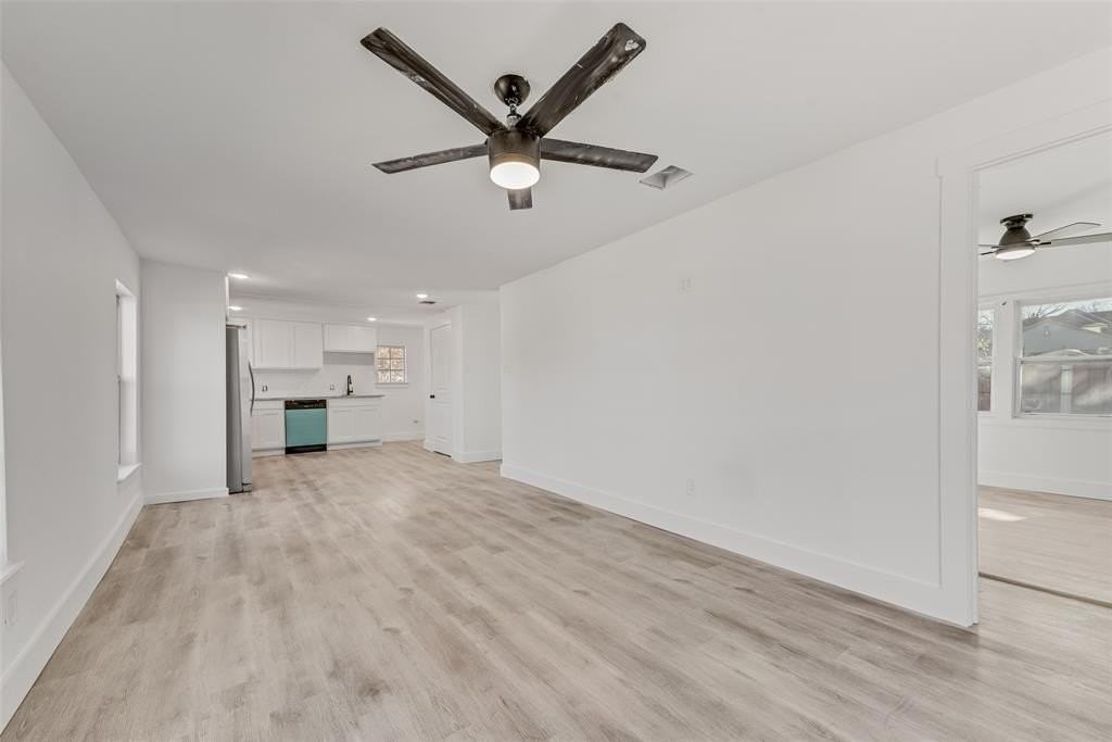 303 W Broad St - Photo 4 of 17