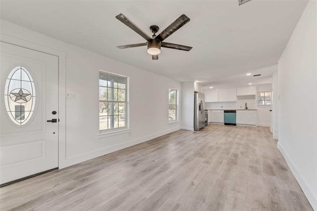 303 W Broad St - Photo 5 of 17