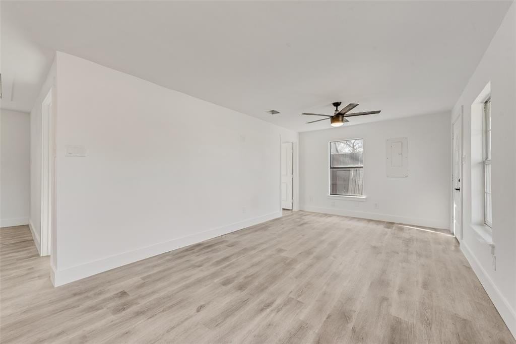 303 W Broad St - Photo 6 of 17