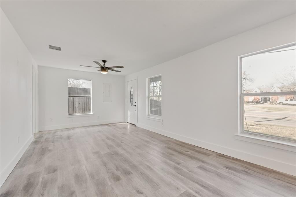 303 W Broad St - Photo 7 of 17