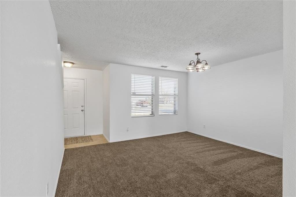 1628 Fieldstone Dr - Photo 7 of 32