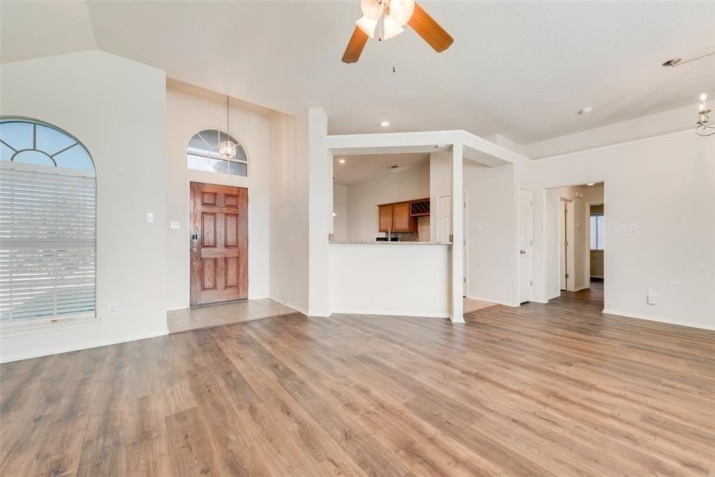 3010 Canary Ln - Photo 6 of 31