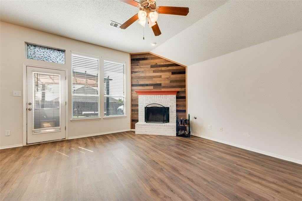 3010 Canary Ln - Photo 7 of 31