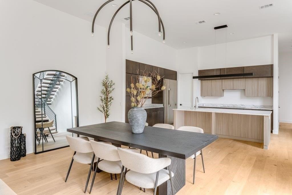 3812 Beechwood Ln - Photo 7 of 29