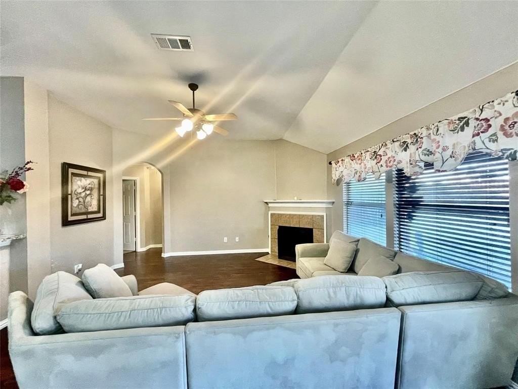 3210 Glenwood Dr - Photo 5 of 22