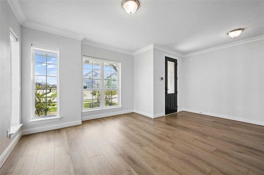 3010 Barefoot Ln - Photo 6 of 38