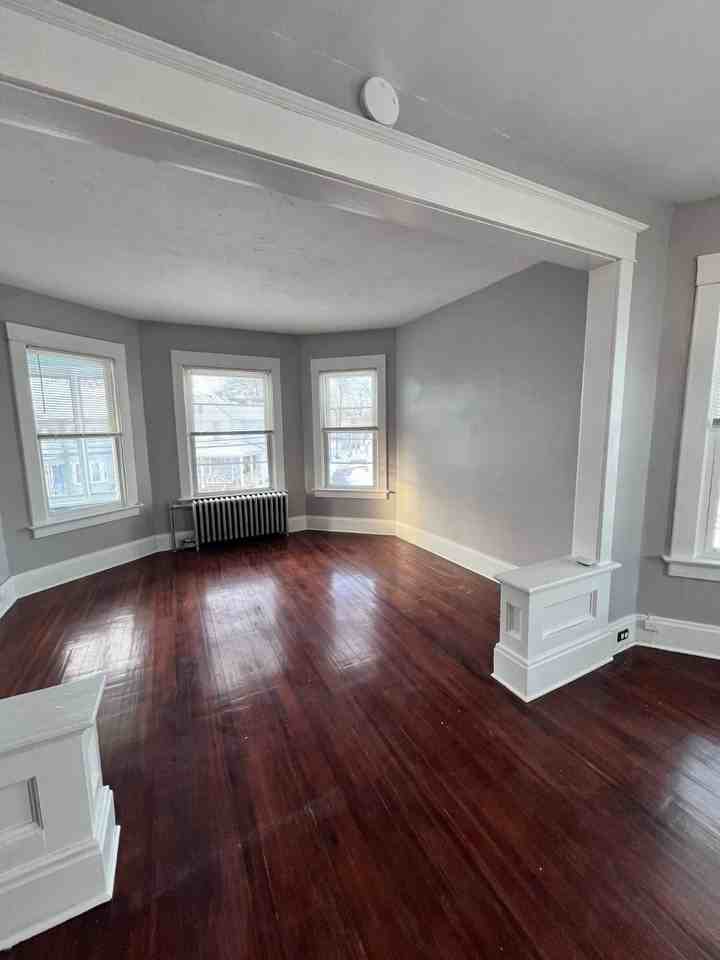 2036 Guilderland Ave - Photo 2 of 9