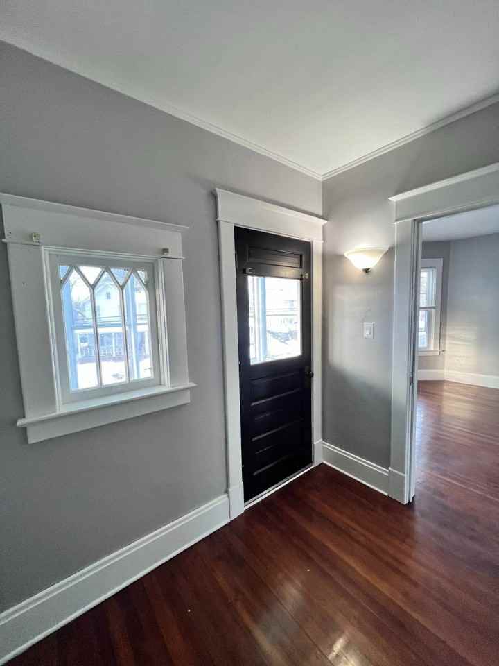 2036 Guilderland Ave - Photo 3 of 9