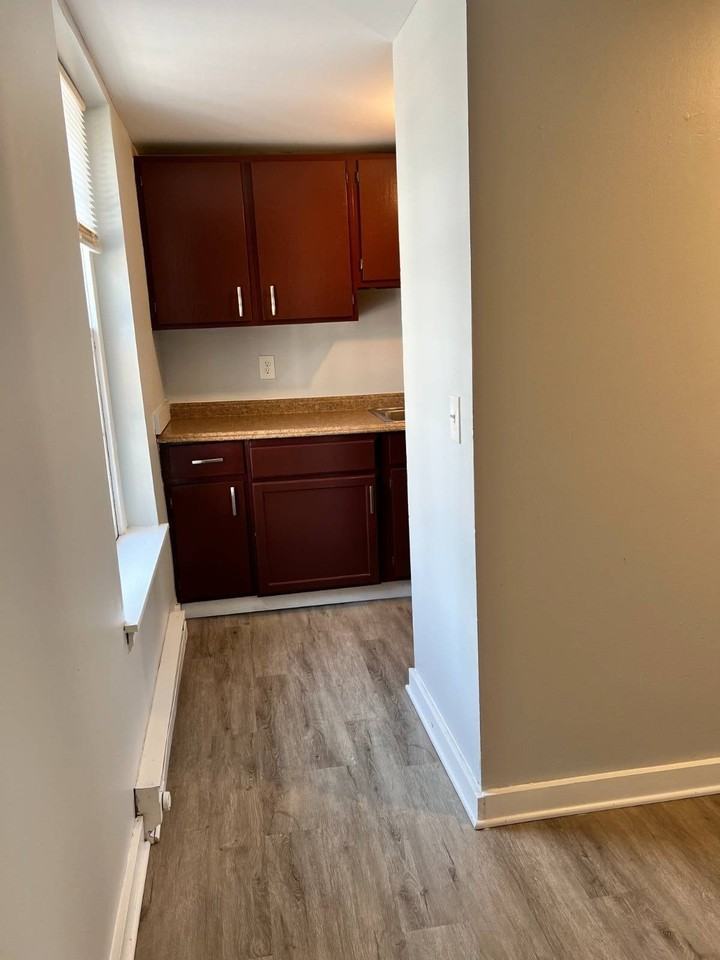 13 N College St #21 - Photo 2 of 13