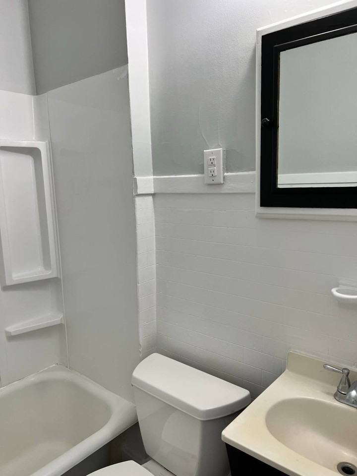 132 Jay St #6 - Photo 2 of 5