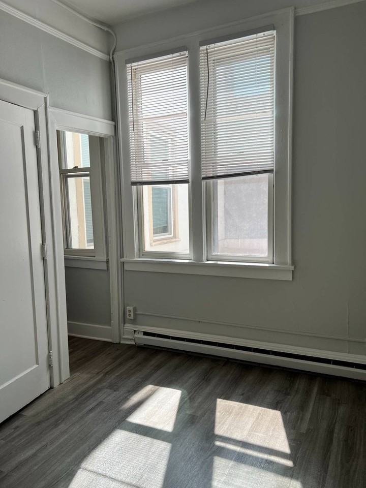 132 Jay St #6 - Photo 4 of 5