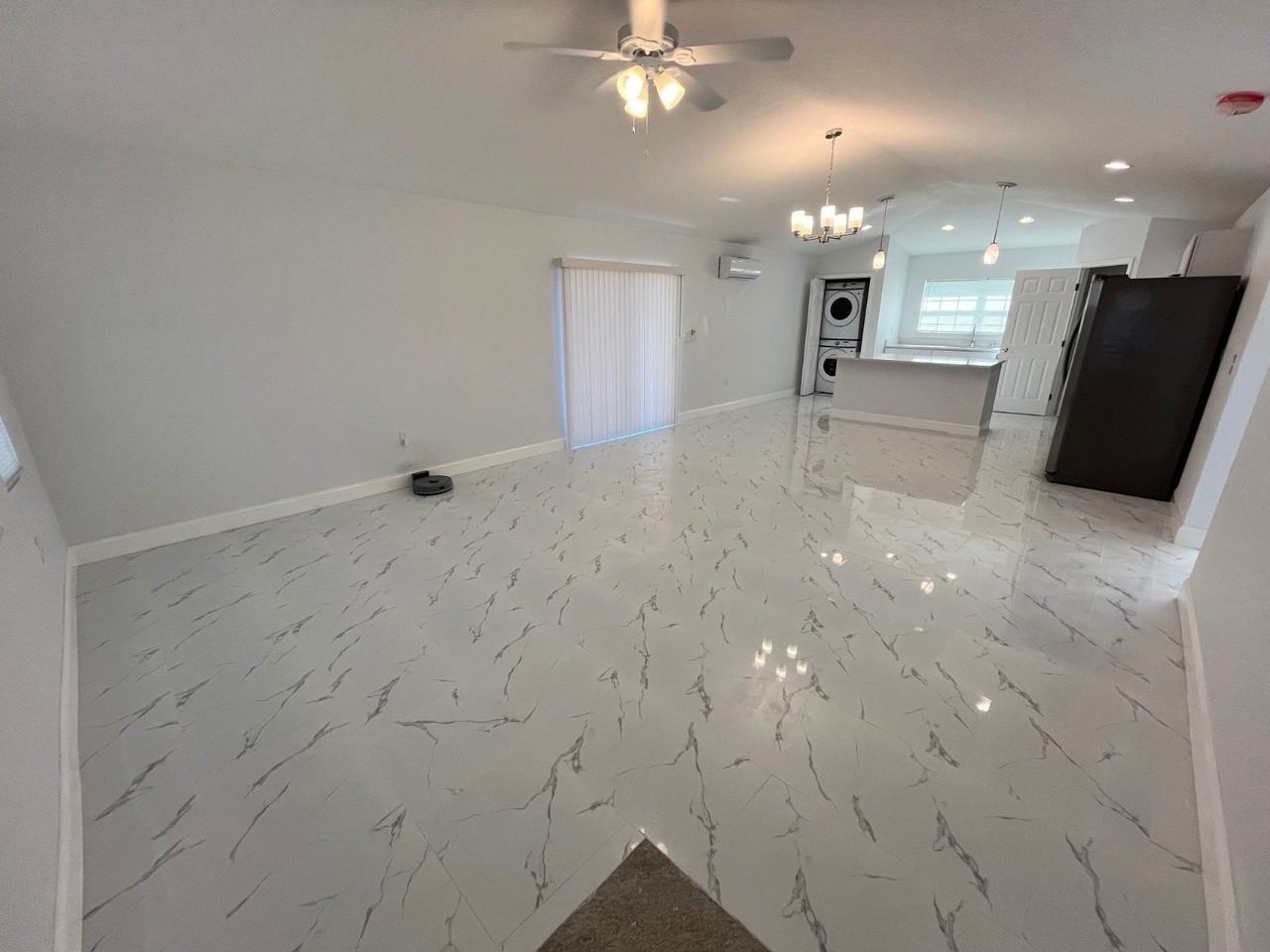 2025 W Bermuda Rd - Photo 2 of 12