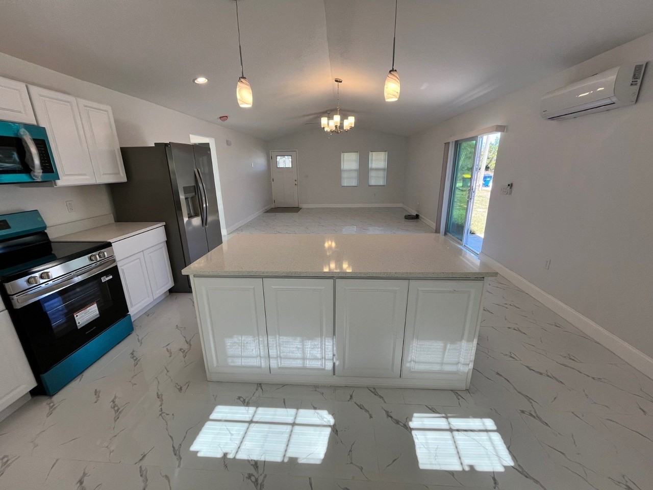 2025 W Bermuda Rd - Photo 6 of 12