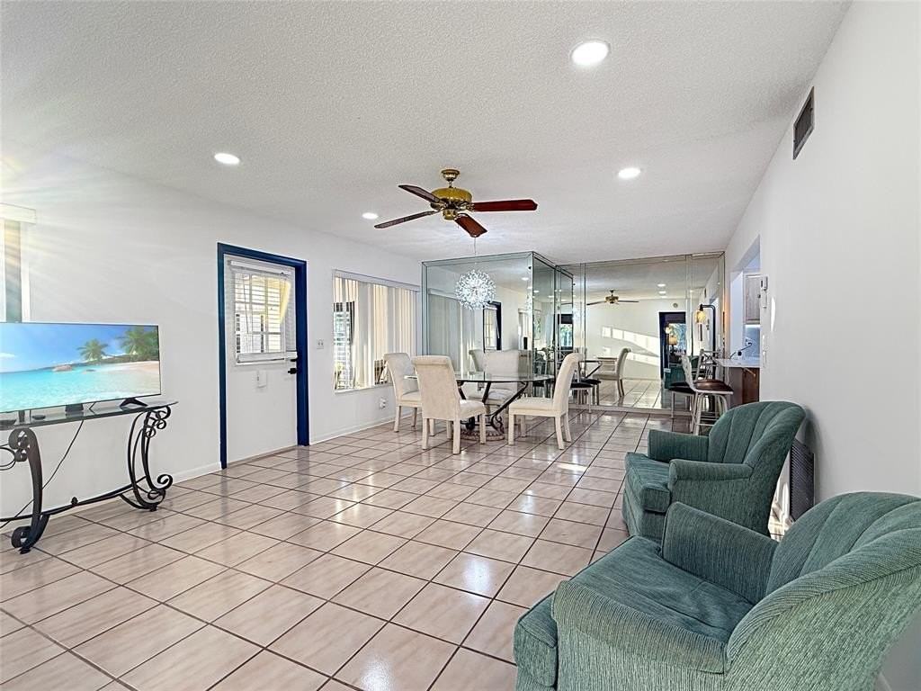 301 Knotty Pine Cir #D2 - Photo 3 of 20