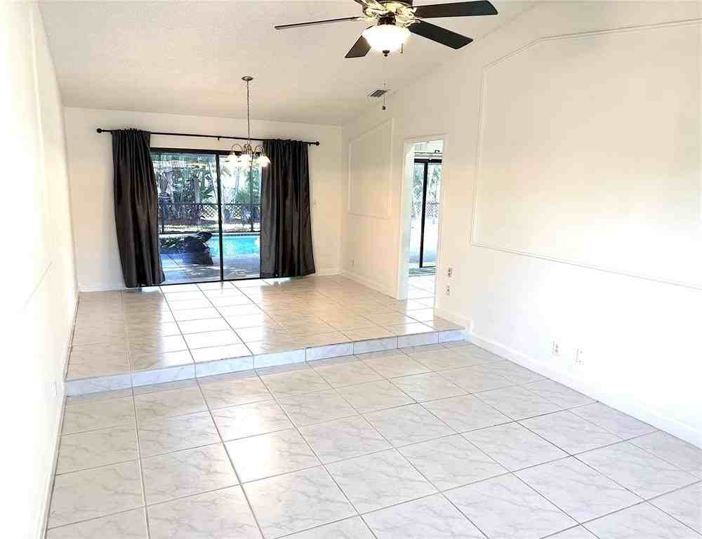 676 Nw 107th Ln - Photo 6 of 20