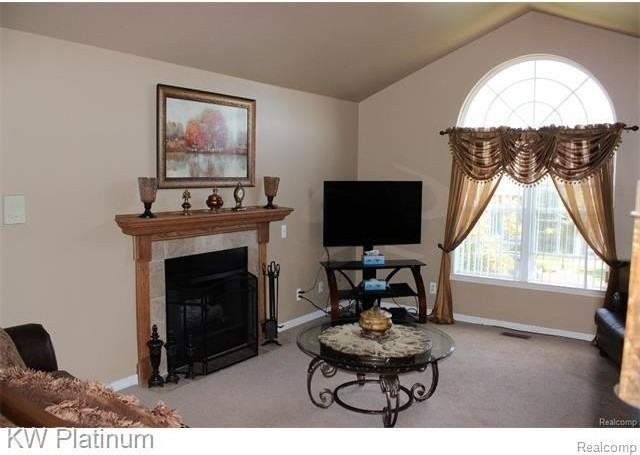 46225 Cavalier Dr - Photo 5 of 17