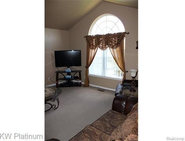 46225 Cavalier Dr - Photo 6 of 17