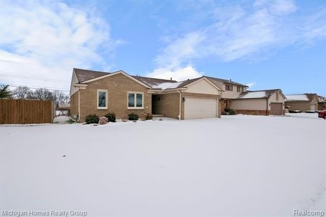 11415 Brougham Dr - Photo 2 of 48